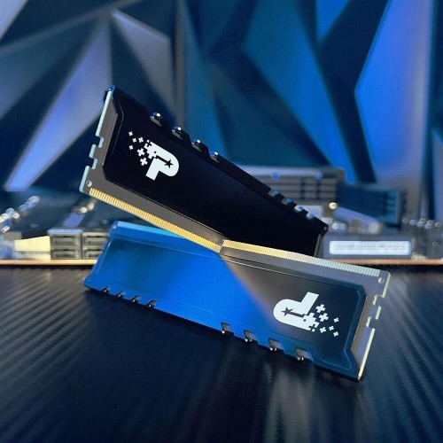 PATRIOT Память DDR5 16GB 5600MHz PSP516G560081H1 Signature Premium RTL PC5-44800 CL46 DIMM 288-pin 1.1В single rank с радиатором Ret PATRIOT Память DDR5 16GB 5600MHz PSP516G560081H1 Signature Premium RTL PC5-44800 CL46 DIMM 288-pin 1.1В single rank с радиатором Ret