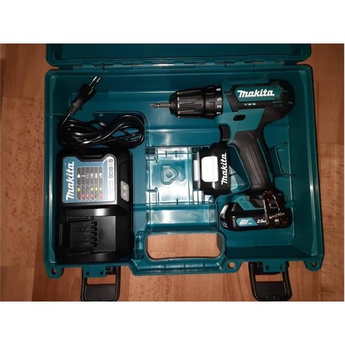 MAKITA Дрель-шуруповерт DF333DWAE, 2Ач, с двумя аккумуляторами MAKITA Дрель-шуруповерт DF333DWAE, 2Ач, с двумя аккумуляторами