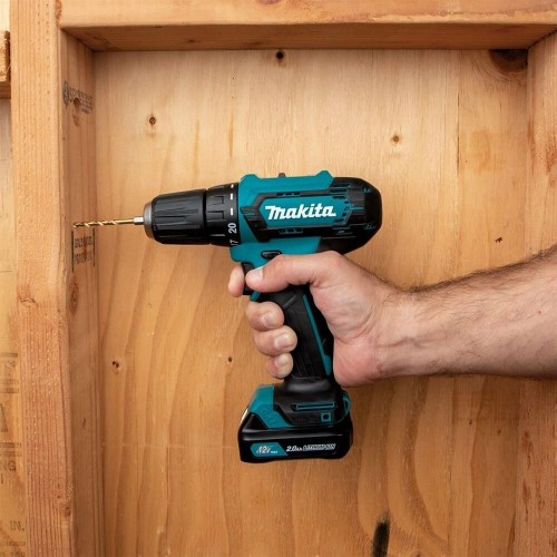 MAKITA Дрель-шуруповерт DF333DWAE, 2Ач, с двумя аккумуляторами MAKITA Дрель-шуруповерт DF333DWAE, 2Ач, с двумя аккумуляторами