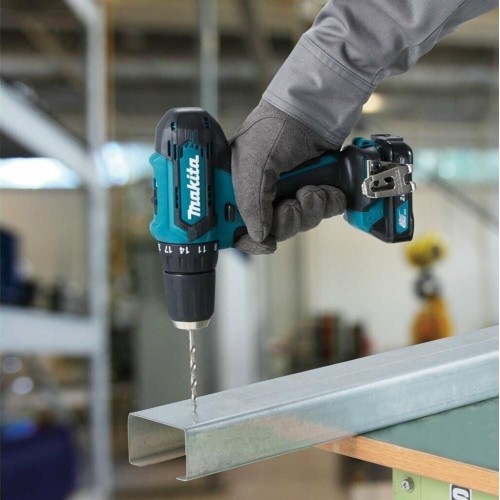 MAKITA Дрель-шуруповерт DF333DWAE, 2Ач, с двумя аккумуляторами MAKITA Дрель-шуруповерт DF333DWAE, 2Ач, с двумя аккумуляторами