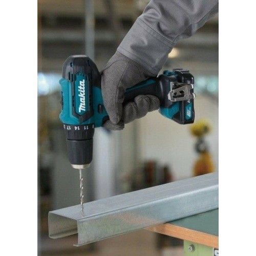 MAKITA Дрель-шуруповерт DF333DWAE аккум. патрон:быстрозажимной (кейс в комплекте) MAKITA Дрель-шуруповерт DF333DWAE аккум. патрон:быстрозажимной (кейс в комплекте)